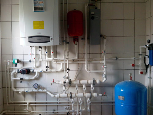Монтаж и подключение водоснабжения в частном доме, коттедже, на даче СПб