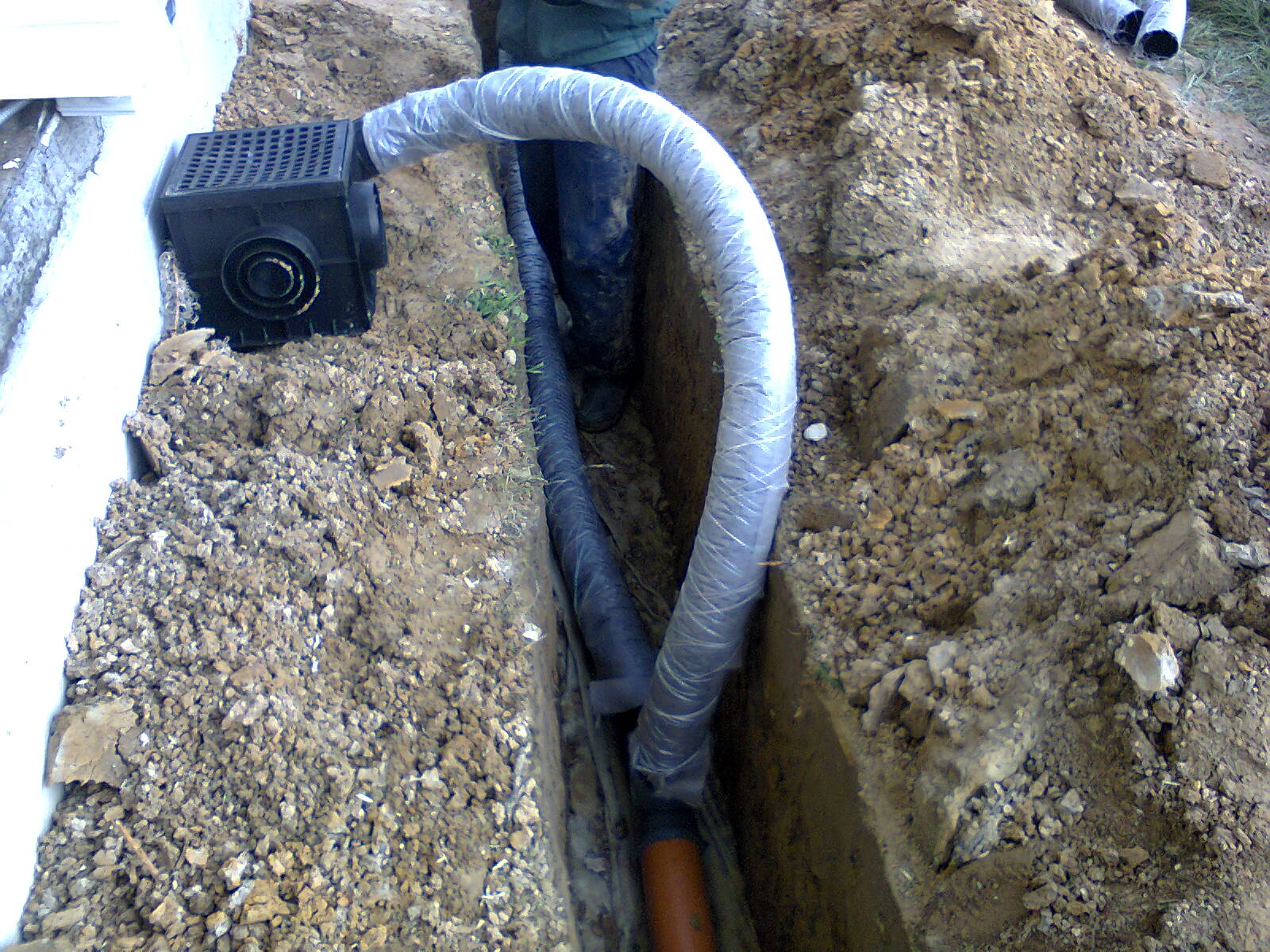 Фотографии с монтажа дренажа фундамента. | Септик Гуд - септики от ...