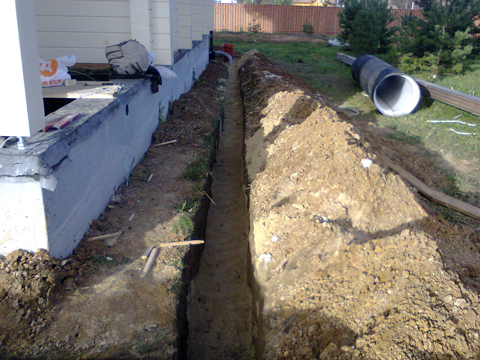Фотографии с монтажа дренажа фундамента. | Септик Гуд - септики от ...